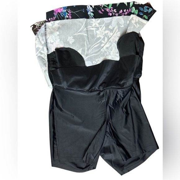 SC & CO stretch pull on Floral skort - Picture 4 of 7